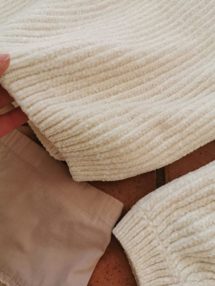 Lot de jupes et pulls pour 10 ans - photo numéro 3