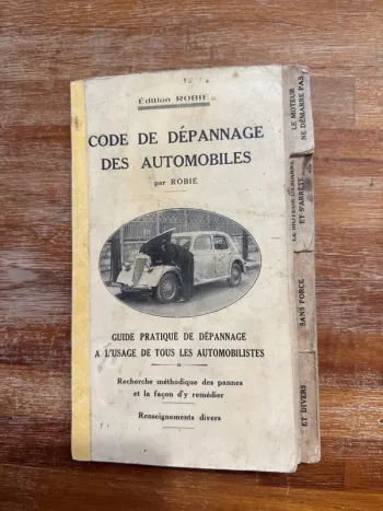 Livre code de dépannage des automobiles