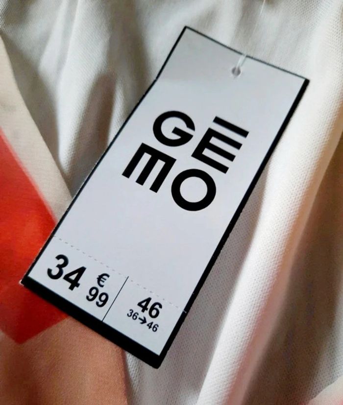 Robe neuve ( bien lire l'annonce svp) - photo numéro 2