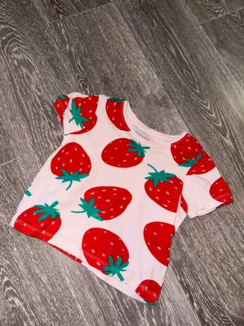 tee shirt fraise primark 1.5 ans 2 ans