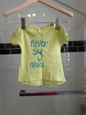 🌸 tee-shirt fille  en 18 mois/2 ans benetton 🌸