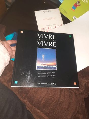 Grand livre vivre et seulement vivre p b