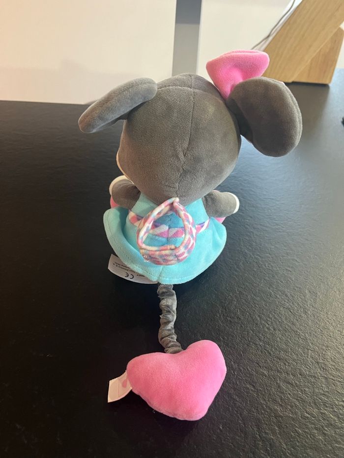 Peluche musicale Minnie – 22 cm assise - photo numéro 3