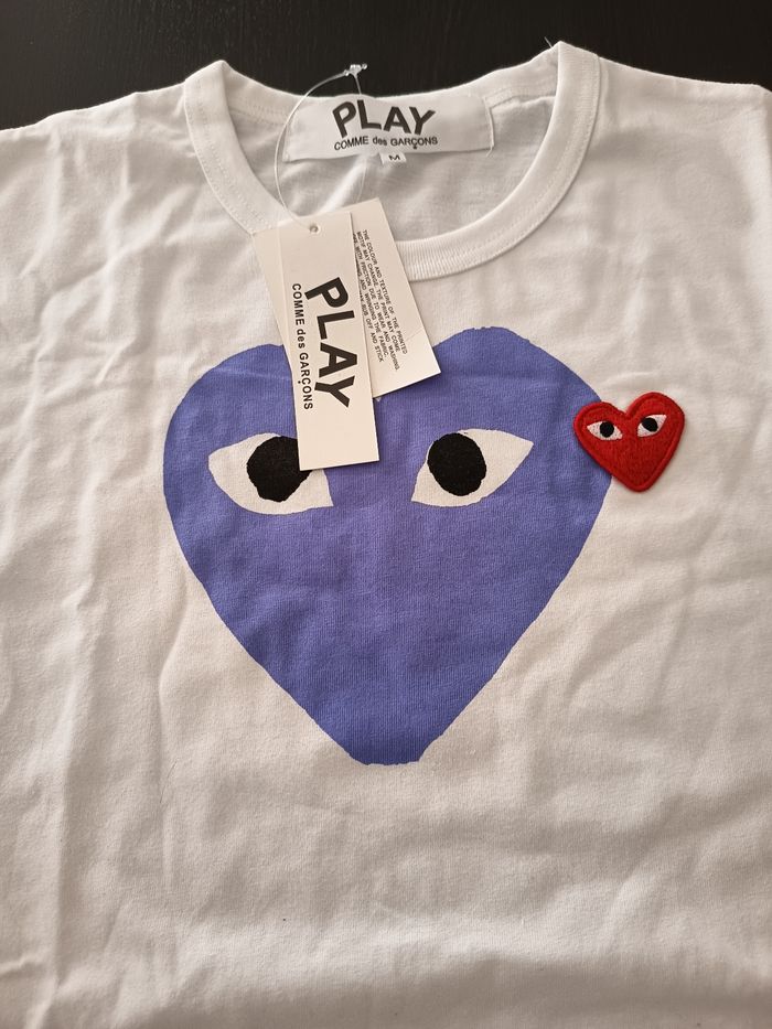 T-shirt comme des garçons. - photo numéro 3