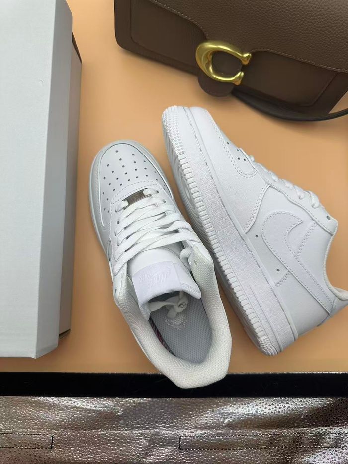 Nike Air Force 1 Low '07 Blanche 42.5 - photo numéro 5