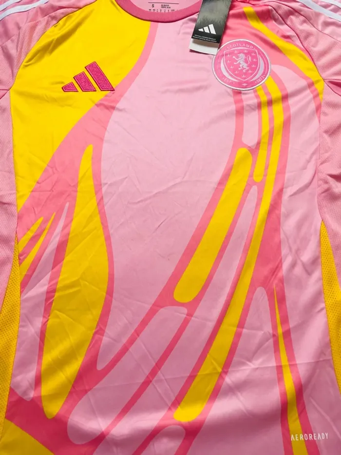 Maillot concept foot Écosse rose jaune taille S - photo numéro 4