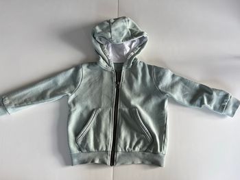 Sweat zippé vert clair à capuche 4 ans