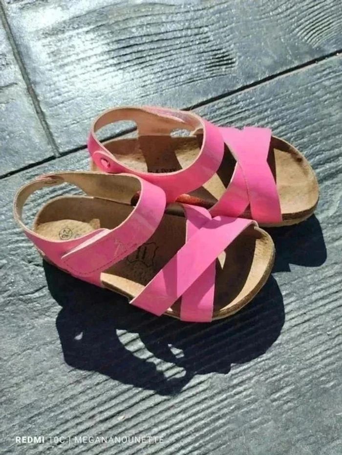 💖 Sandales roses fluo fille – Pointure 26 – Intérieur cuir – Très bon état - photo numéro 4