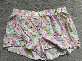 Short à fleurs