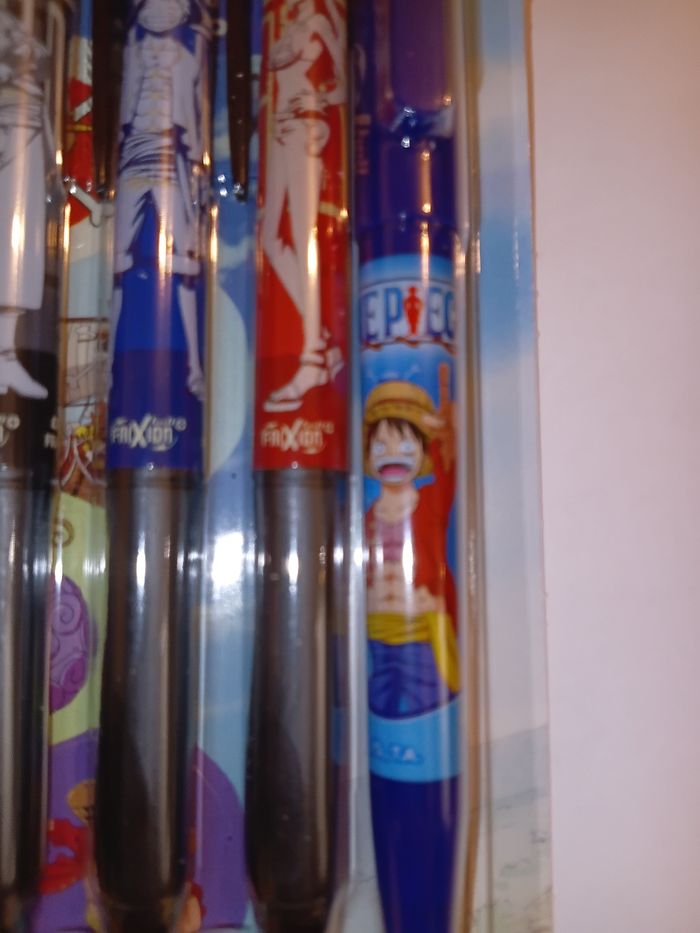 Stylo Pilot frixion - Edition onepiece- neufs - photo numéro 5