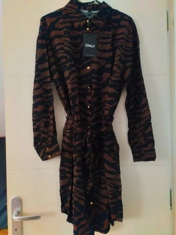 Robe chemise zébrée noir et marron neuve S Only