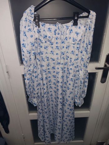 Robe longue XS champêtre à fleurs bleues manches bouffantes