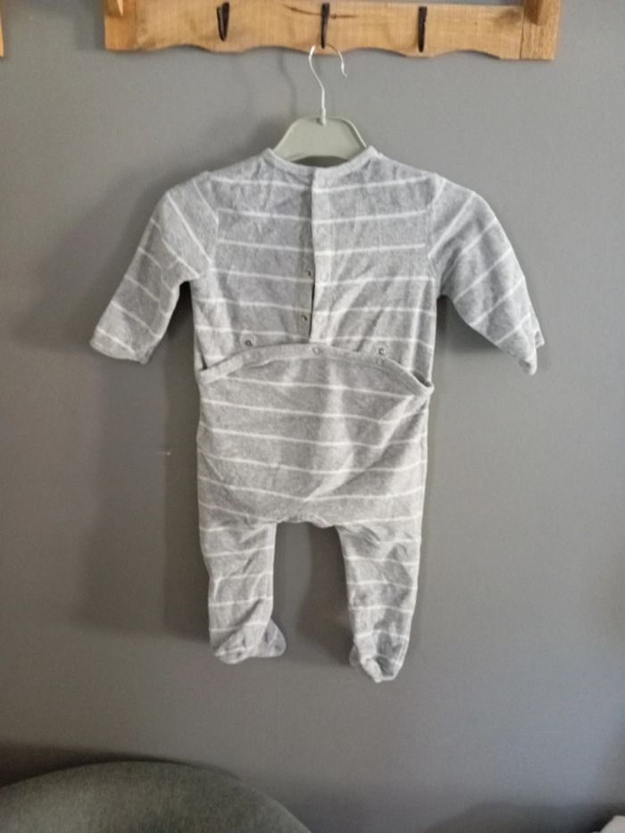 Pyjama taille 12 mois - photo numéro 4