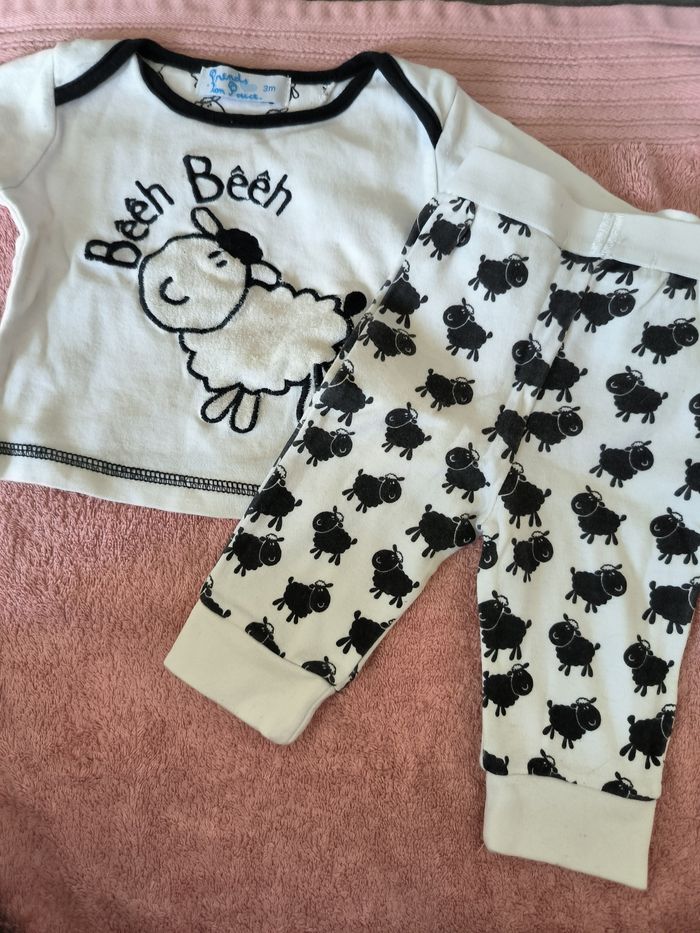 Lot vêtements 3 mois - photo numéro 4