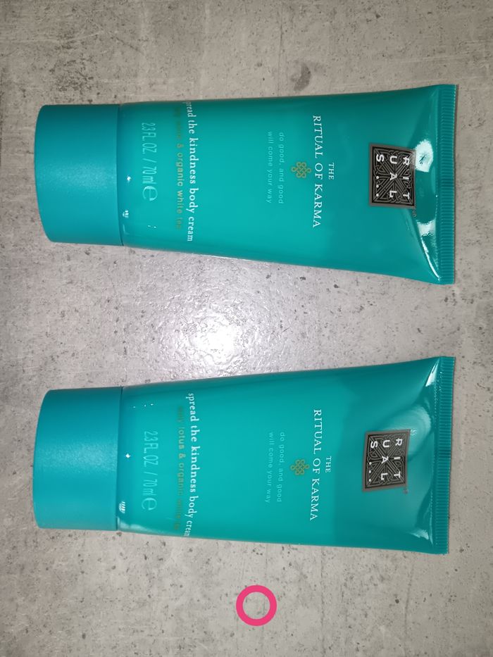 Lot 4 crèmes pour le corps  + 1 crème main