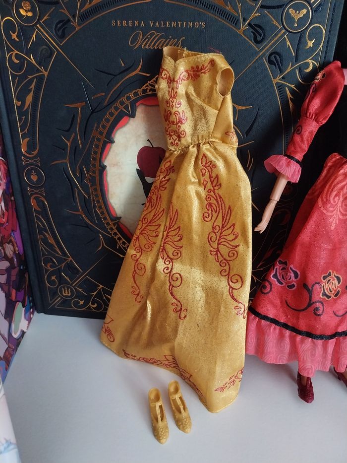 Poupée Elena d'Avalor Wardrobe Set Elena avec 3 tenues Disney - photo numéro 2