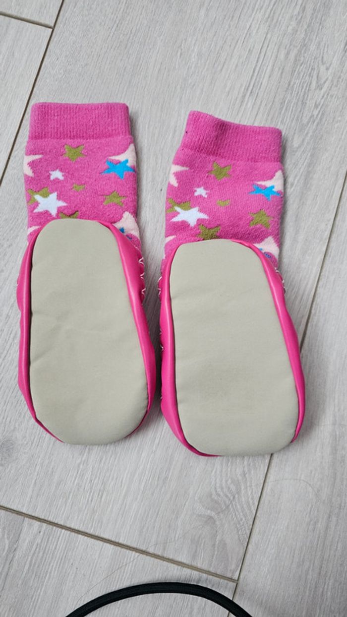 Chaussettes chaussons antidérapante T 23-26 - photo numéro 2