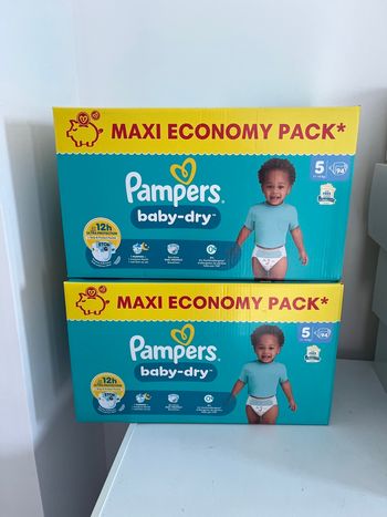Couches Pampers baby dry taille 5