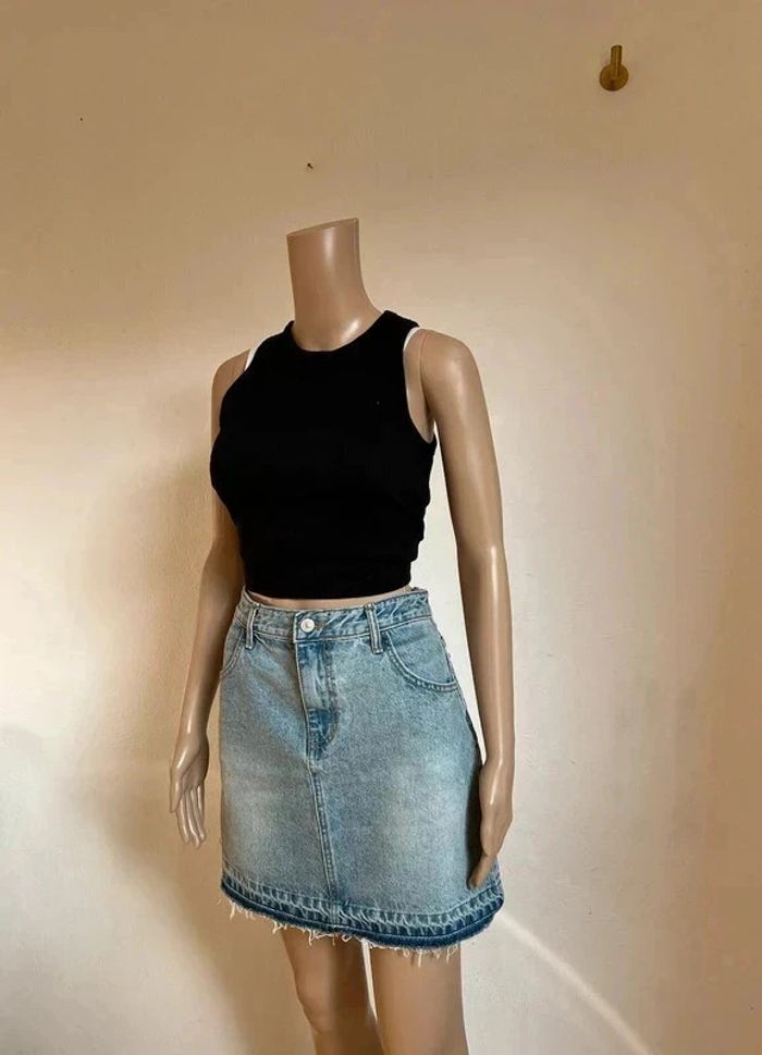 Jupe en jean taille M achetée en Corée du Sud excellent état-> Petite jupe en jean achetée en Corée - photo numéro 7