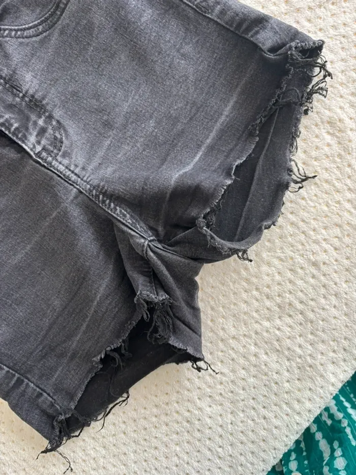 Short 34 - photo numéro 2