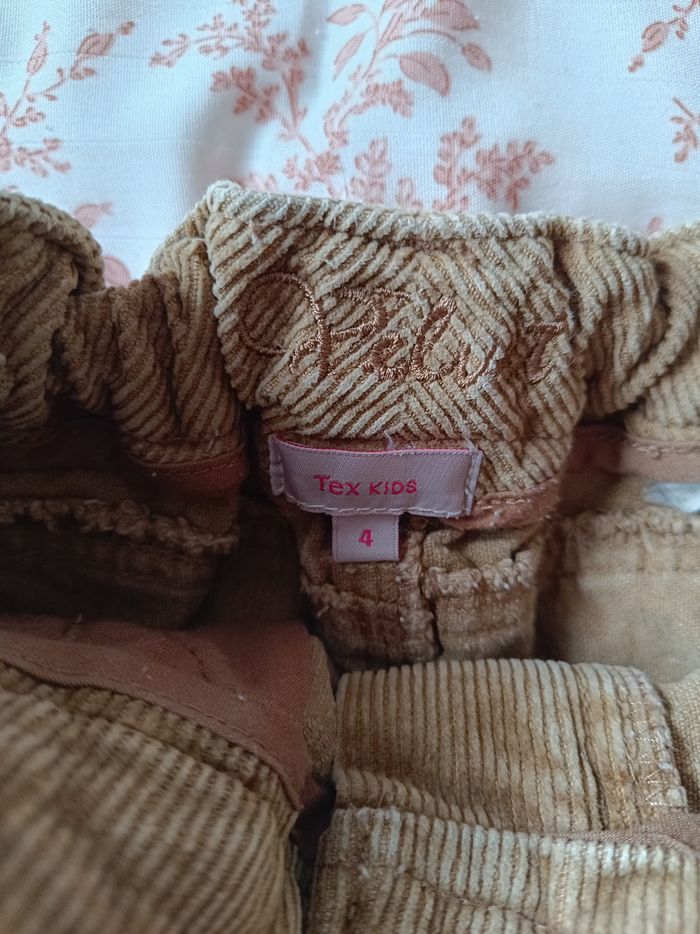 Jupe velours fille 4 ans - photo numéro 2