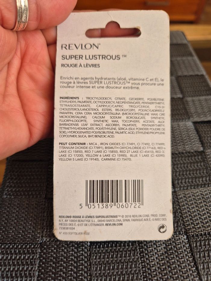 rouge à lèvres revlon neuf - photo numéro 3