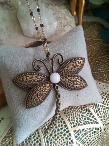 collier libellule pierre de lune naturelle