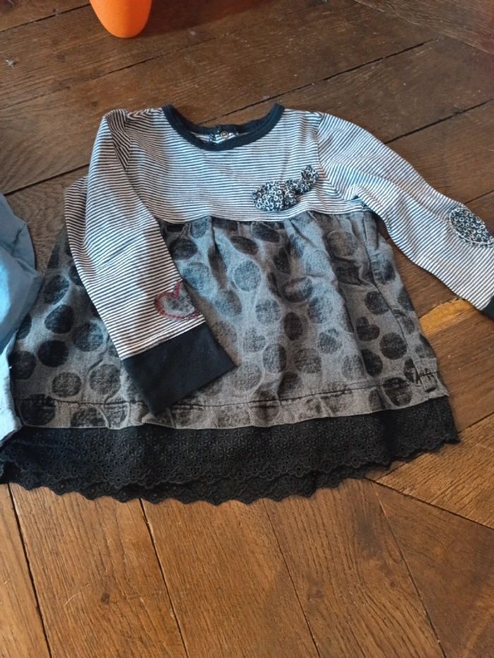 Lot de deux blouses 23/24 mois - photo numéro 2