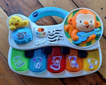 Lumii piano de Noé- Vtech