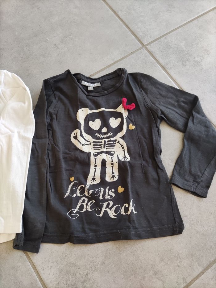 Lot deux hauts - photo numéro 2