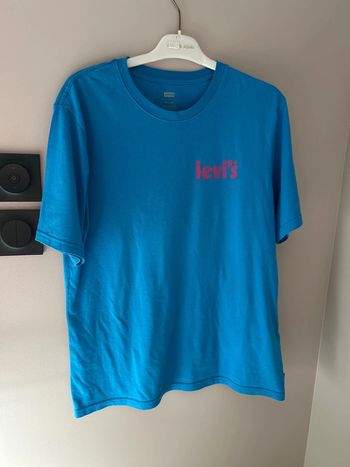T shirt levis
