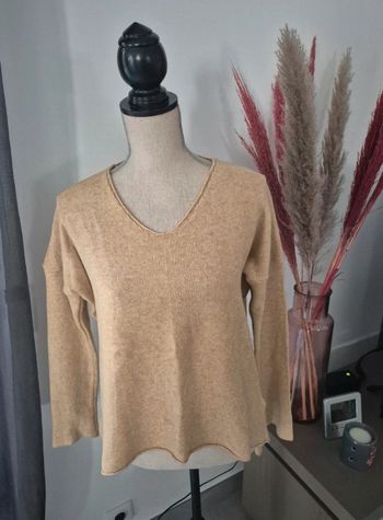 Joli pull col V jaune moutarde