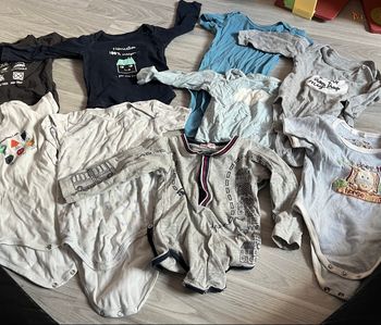 Lot de vêtement bébé 