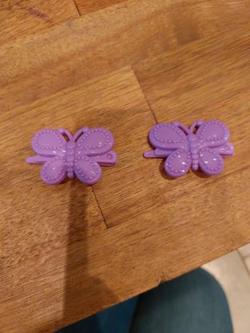 Deux barrettes papillon