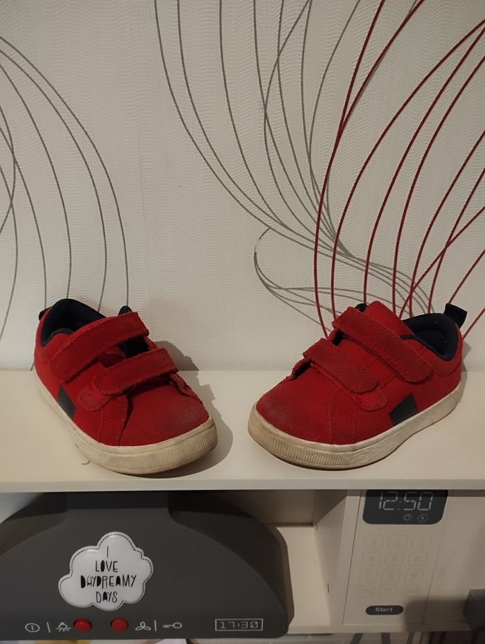 Baskets rouge