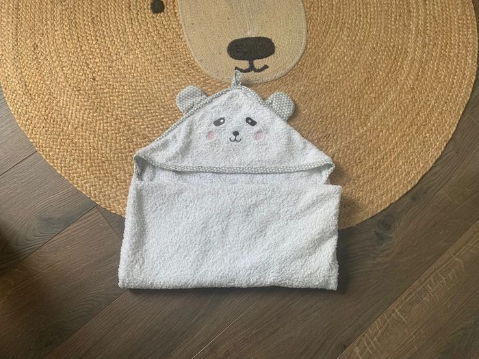 Cape de bain blanche Vertbaudet animal oreilles