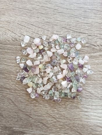 Lot de pierres naturelles "chips" assorties pour bijoux DIY (29 g)