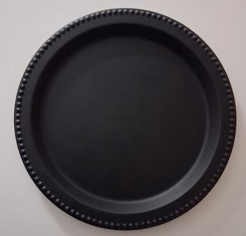 Grand plat noir en métal