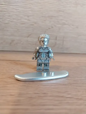 Figurine type lego Surffeur D'argent les 4 Fantastiques Marvel
