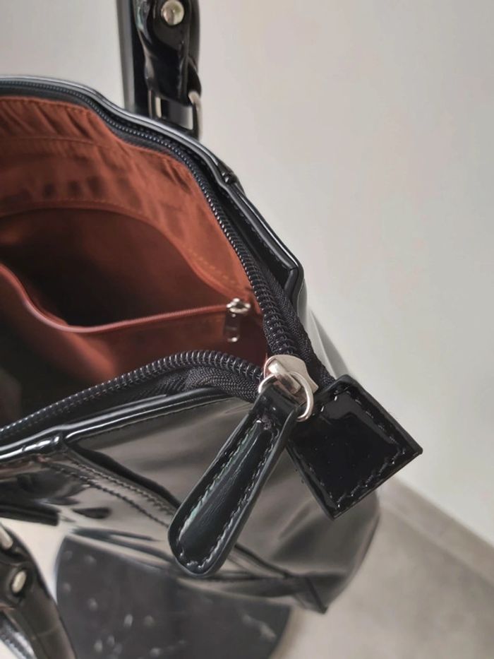 Sac a main noir verni - photo numéro 5