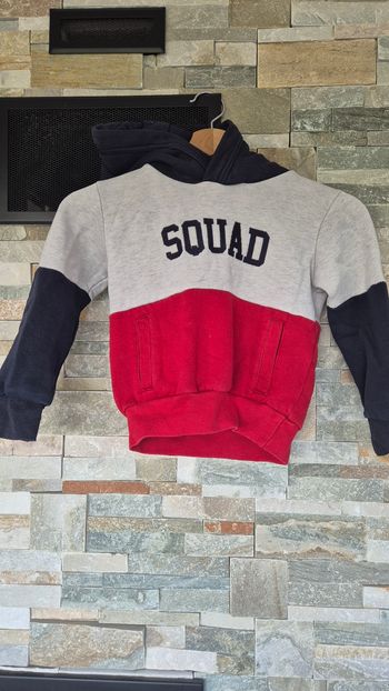 Pull 5 ans tape à l'œil
