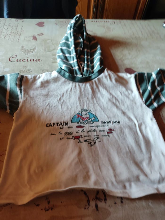 lot vêtements 4 ans 1 pantalon bordeaux, 1 sweat bordeaux 3  shirt vert, 1 jaune,  1 vert beige rayé - photo numéro 8