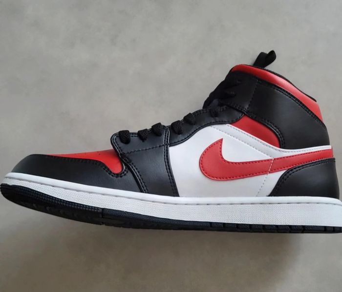 Air jordan 1 mid bred toe - photo numéro 3