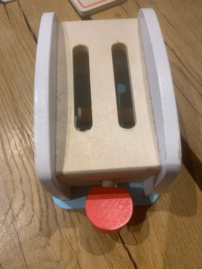 Set grille pain pop Up 10 pièces en bois complet Play tive dans son carton d’origine - photo numéro 5