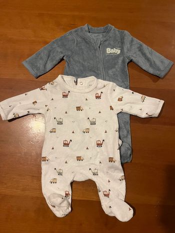 Lot 2 pyjama 1 mois