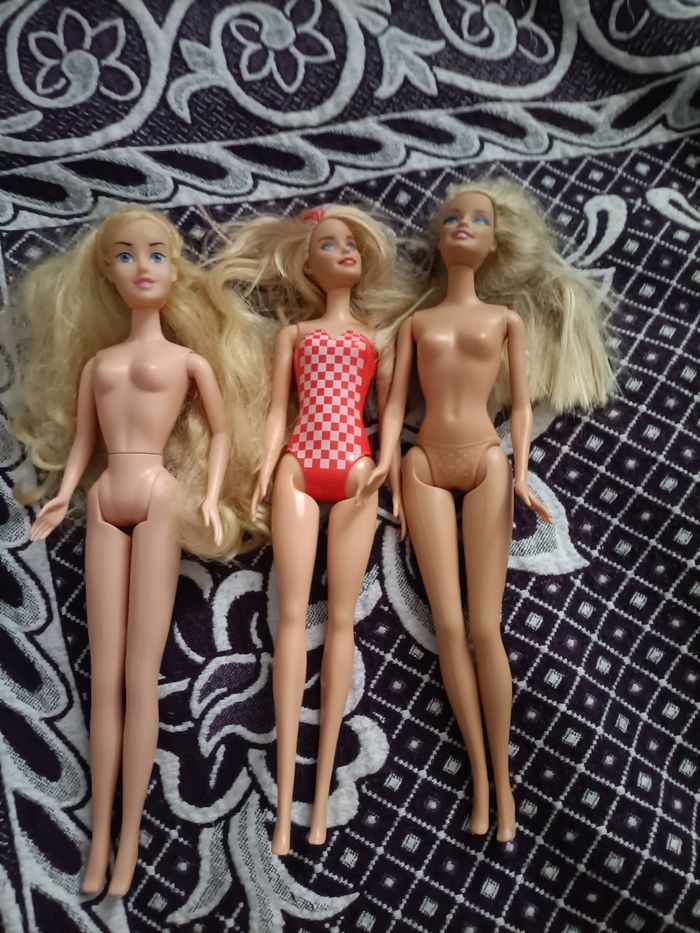 Lot Barbies