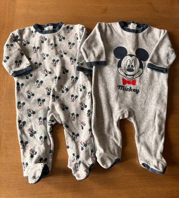 Lot pyjama une pièce Mickey