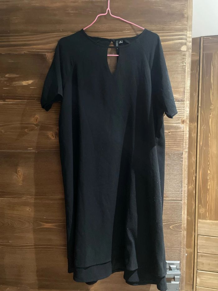 Robe noire courte manche courte only