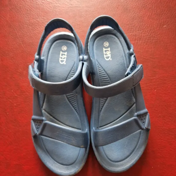 T36 sandales plastique