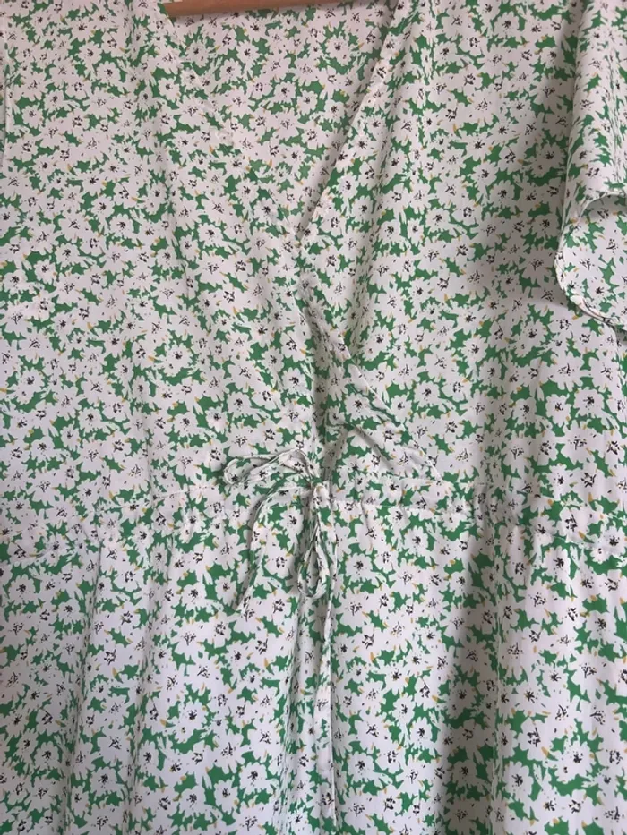 Robe vert estival en très bon état - photo numéro 2